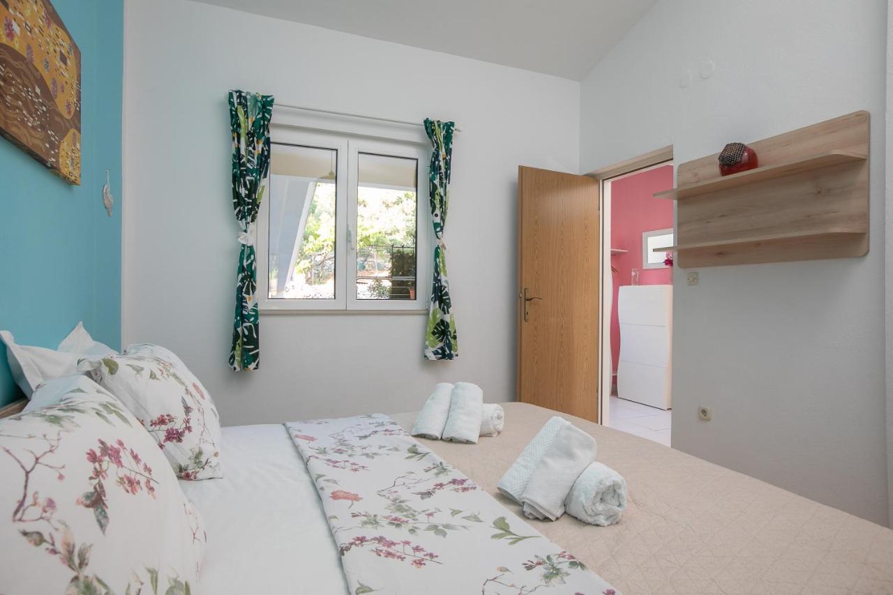 Apartment By The Sea Podgora Exterior foto