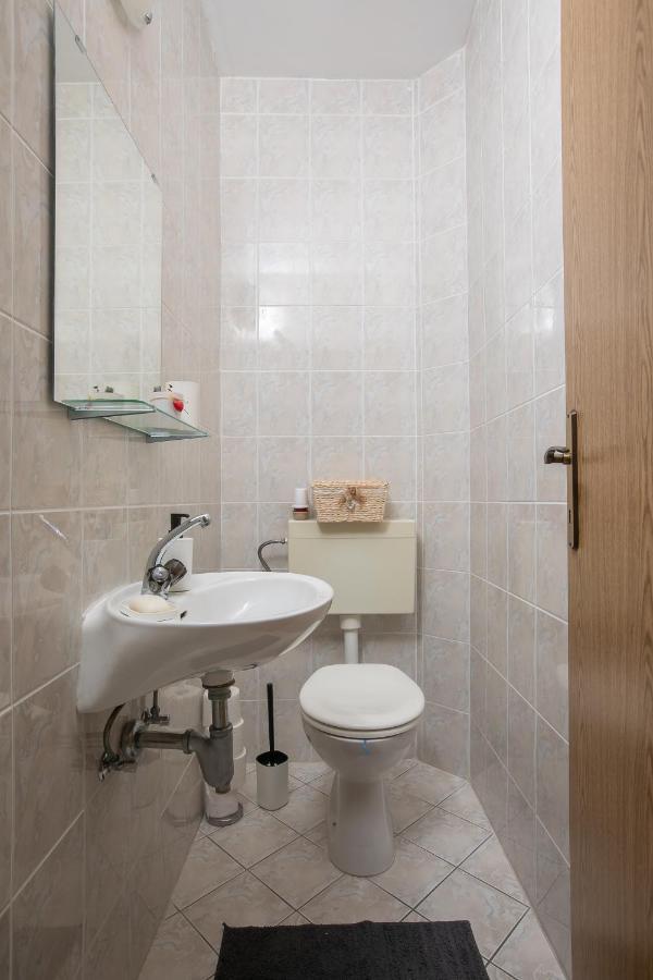 Apartment By The Sea Podgora Exterior foto