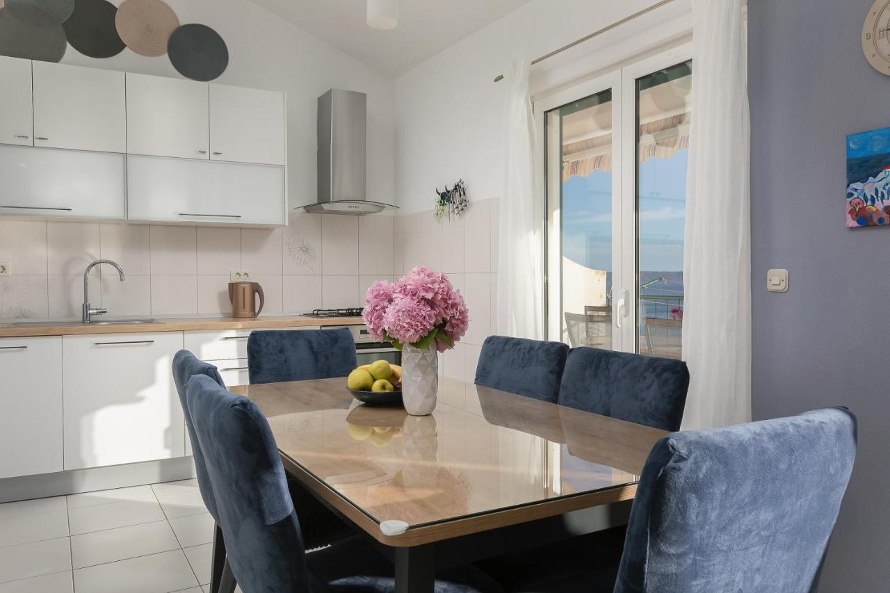 Apartment By The Sea Podgora Exterior foto