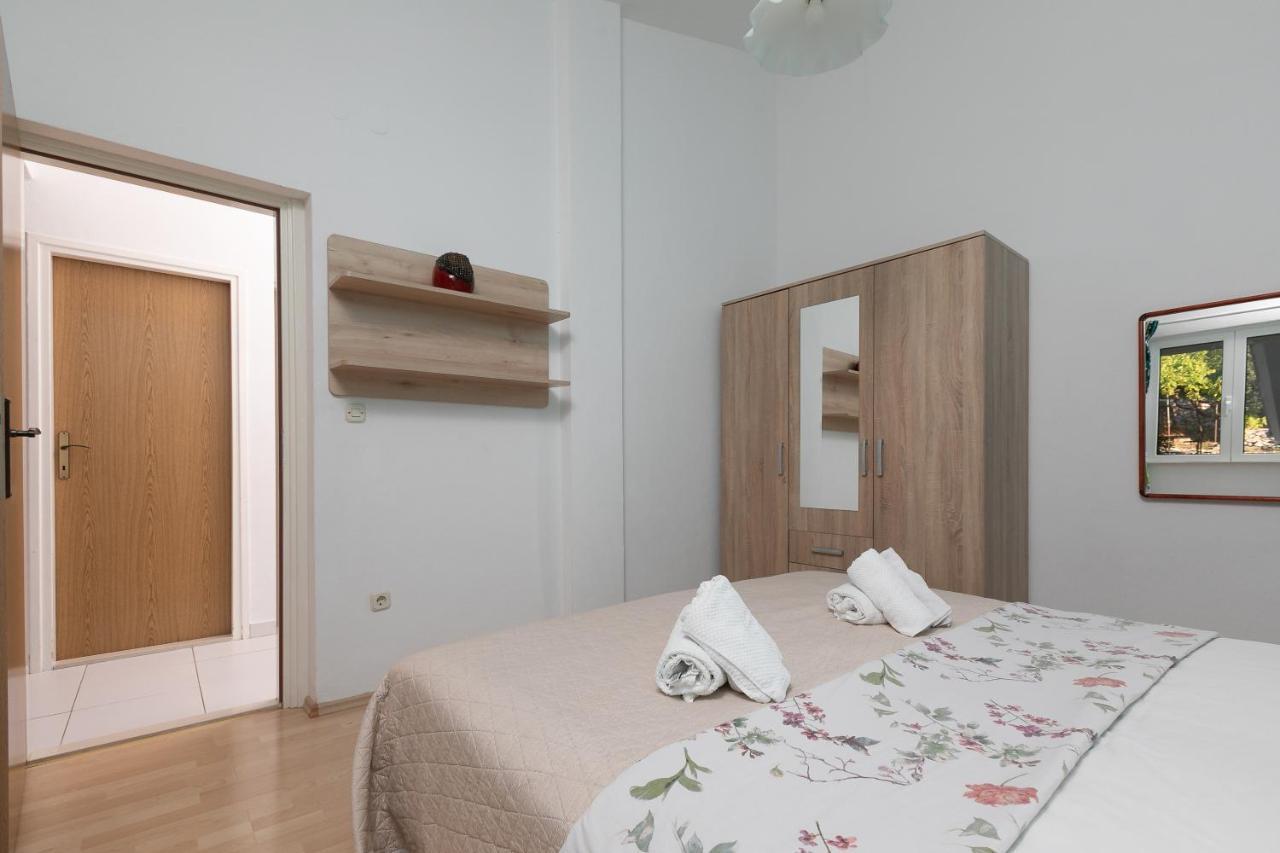 Apartment By The Sea Podgora Exterior foto