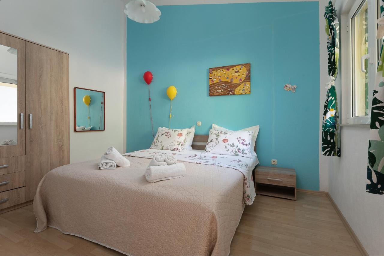 Apartment By The Sea Podgora Exterior foto